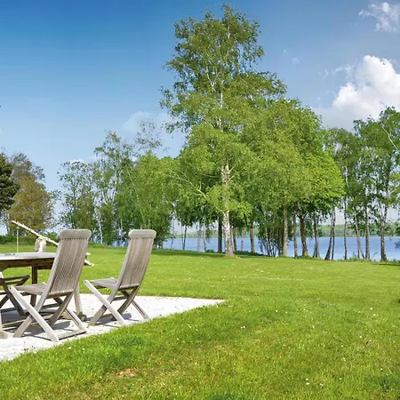 Kirke Hyllinge With A Fireplace 04 펜션 *